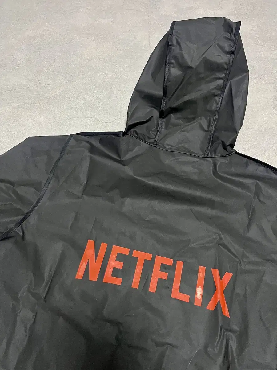 [새상품] NETFLIX 넷플릭스 블랙 공식 레인코트